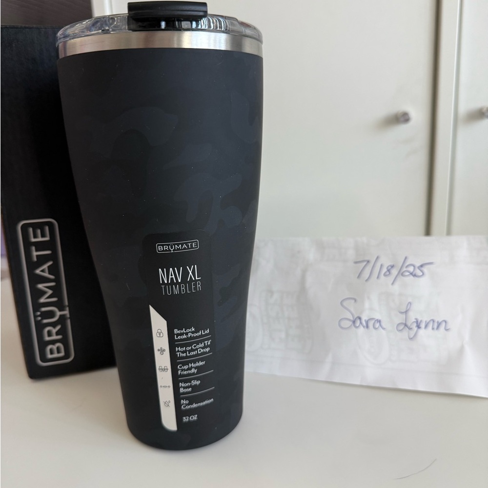 BrüMate NAV XL Tumbler in Midnight Camo